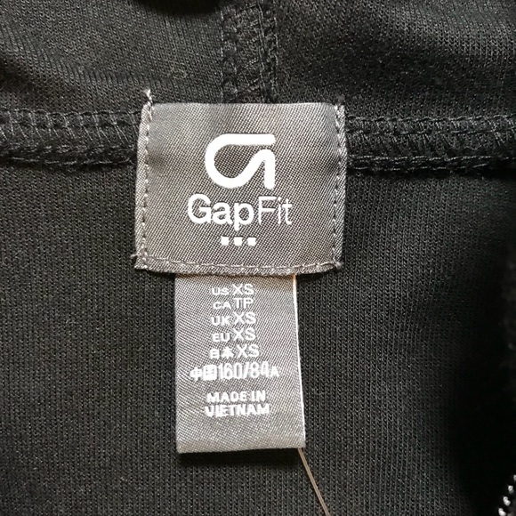 NWTs Gap fit zip/up black sweater - Picture 4 of 4